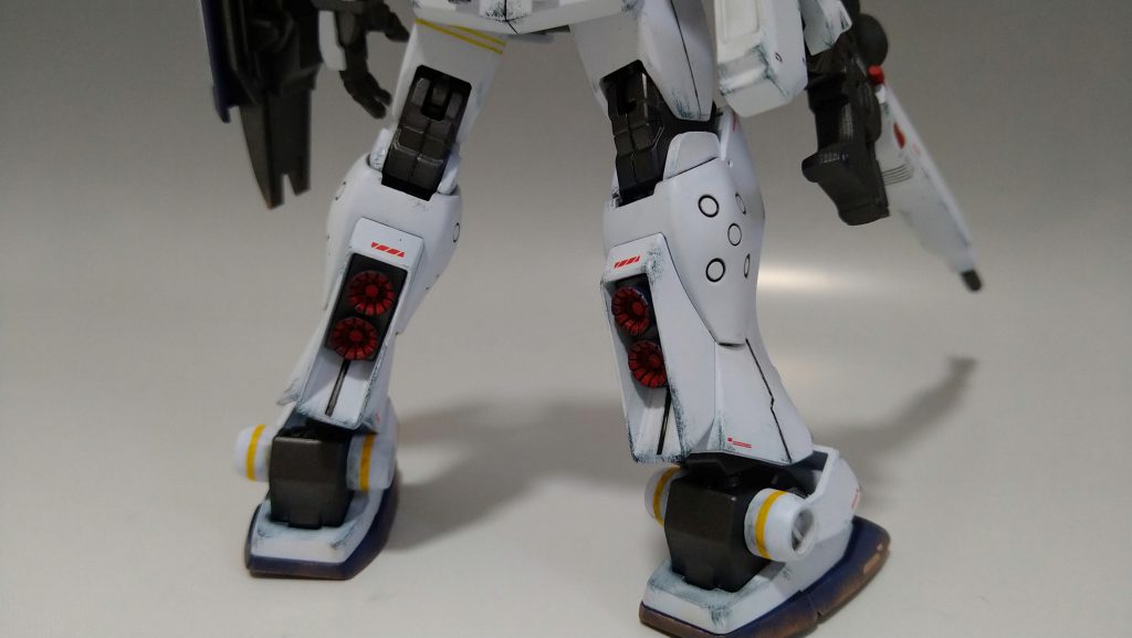 バーニアは１つ１つ独立しています。元々のバーニアをカットしてビルダーズパーツに置き換えています。