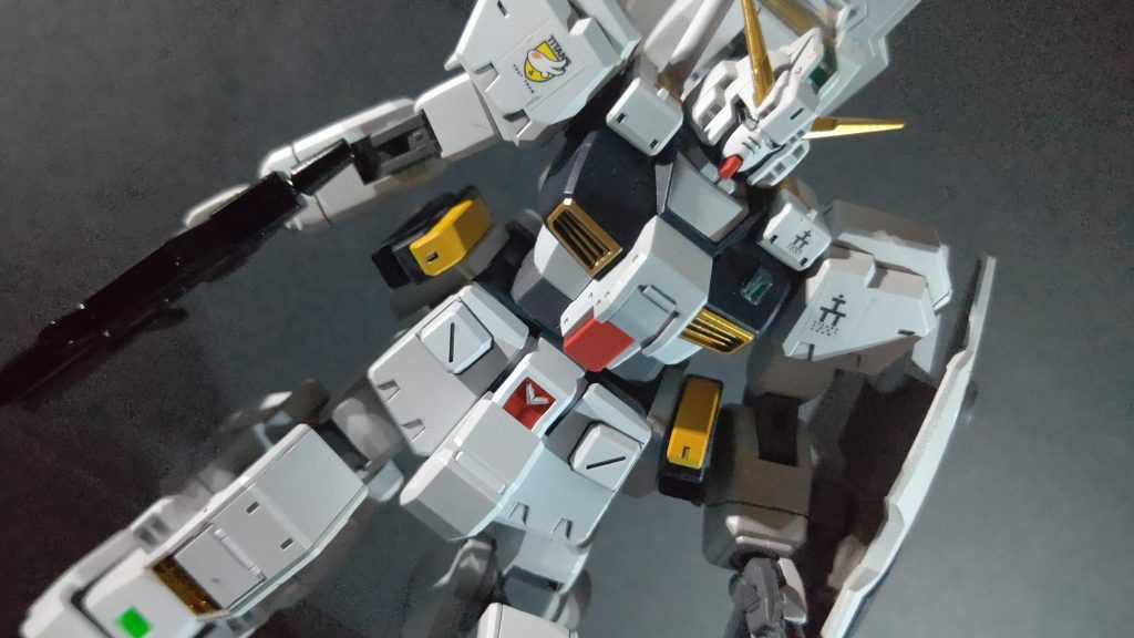 本体部分のオレンジはスターブライトゴールドに変更。ダクト関連はやっぱりメタリックにしたくなる