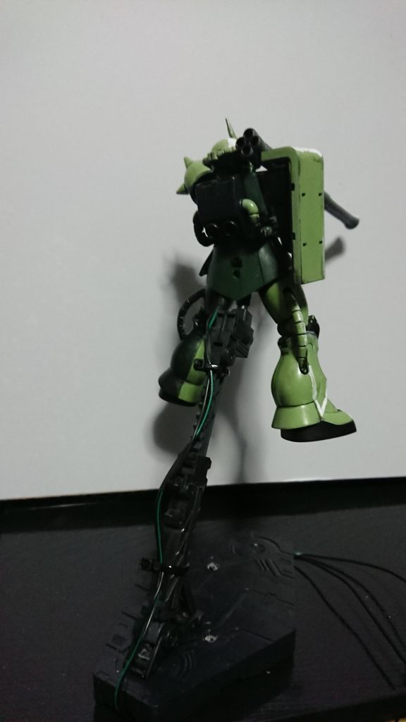 アクションベースに配線を結束バンドで締めました。