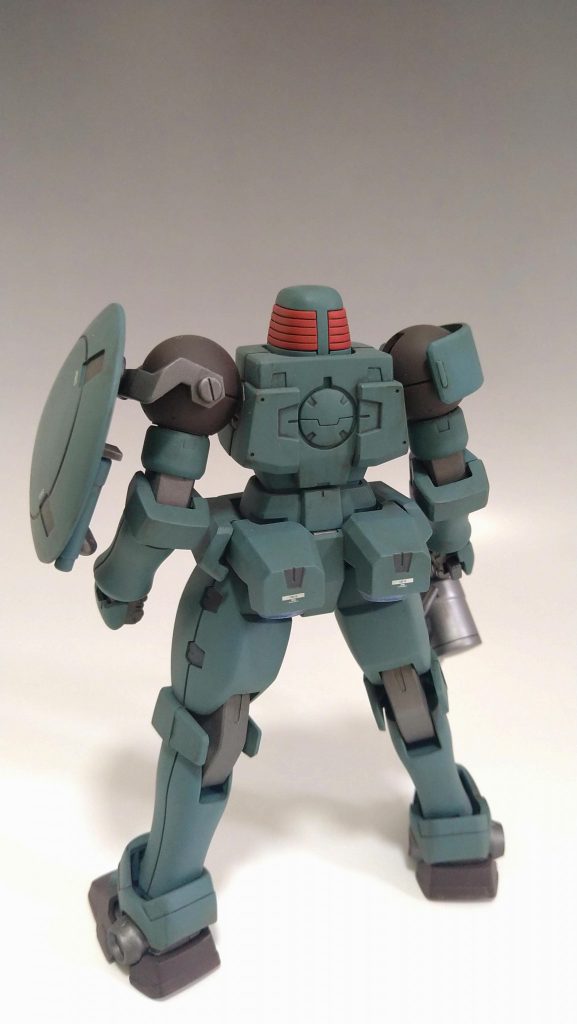 シールドの接続部は市販パーツで若干ディテUPしてました。