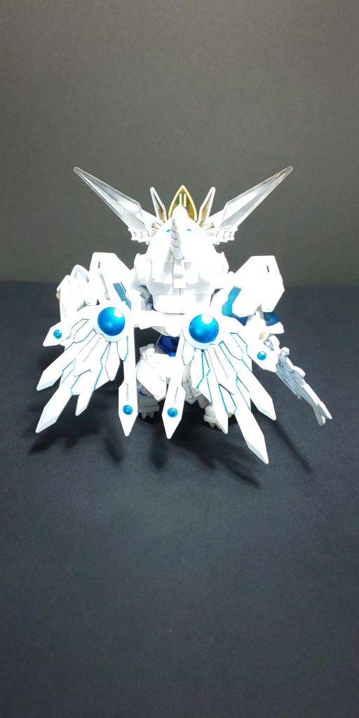 エクスヴァルキランダーの羽でマントを再現。カッコいいですね、このパーツ。キャストオフ!!