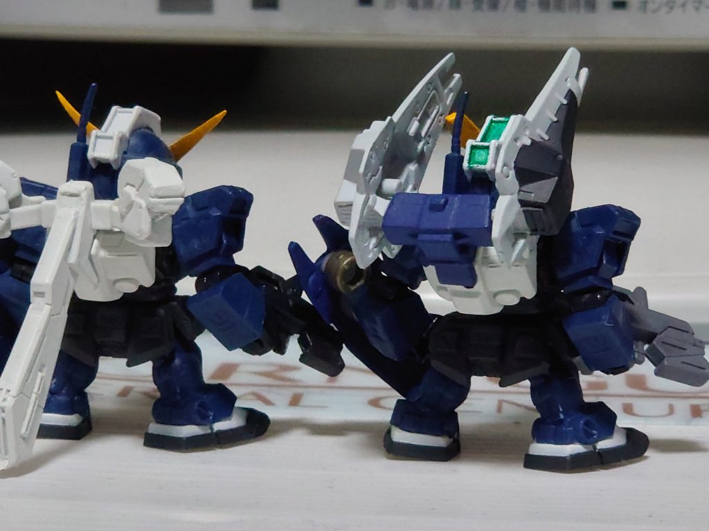 塗装は目立つセンサー類をガンダムマーカーで部分塗装しただけで特に何もしてませんね〜改造もコンバージのヘイズルと割とサイズ感が合うパーツが多かったので少し内側を削ったりしたくらいですね( ╹▽╹ )キリッ