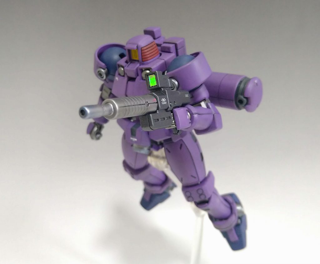 ビームライフルのスコープはホログラムフィニッシュを貼ってあります。尚、武器はこれだけしか作っていませんー。