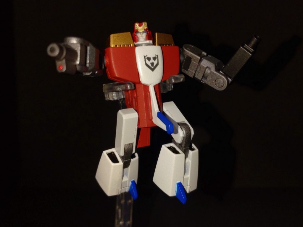 チェーンジ！がっつり差し替えで人型に変形。