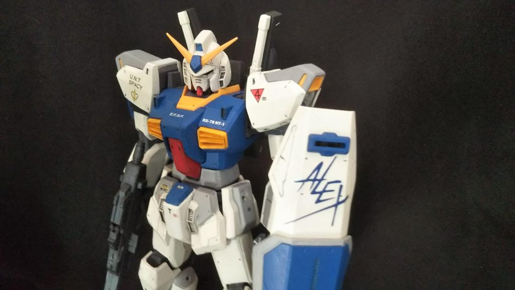 オフホワイト　ライトグレー　フラットブルー