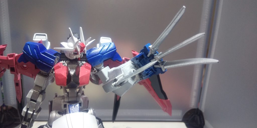 クロー。脳内設定は撃発ブレード。