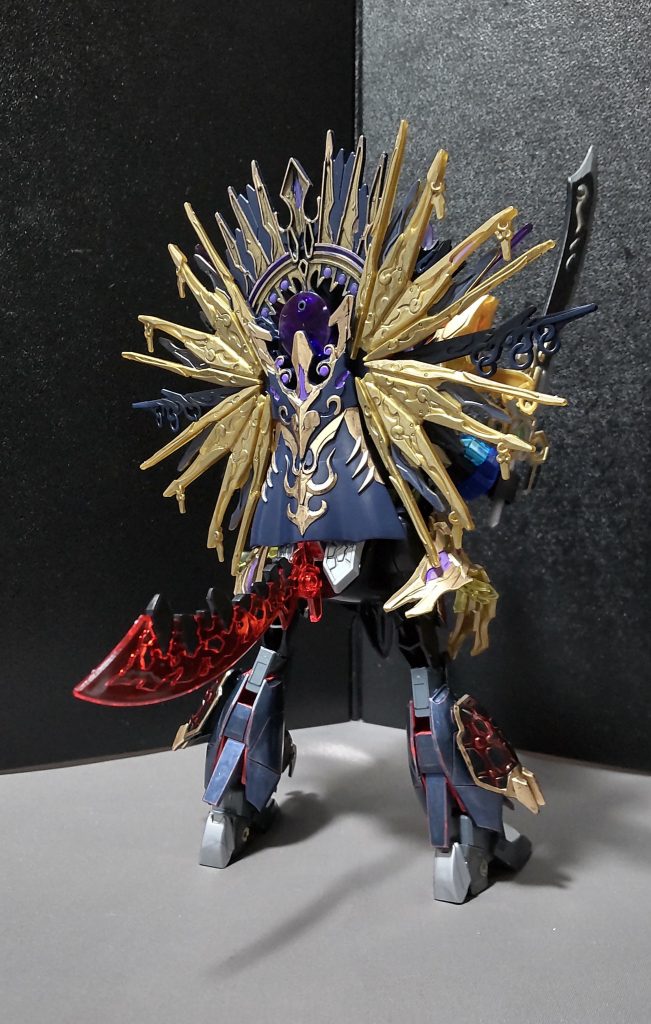 リアビュー董卓の恐竜形態との融合体なので、尻尾の剣を取り付けれるようにしています。当然武器としての使用も可能です。