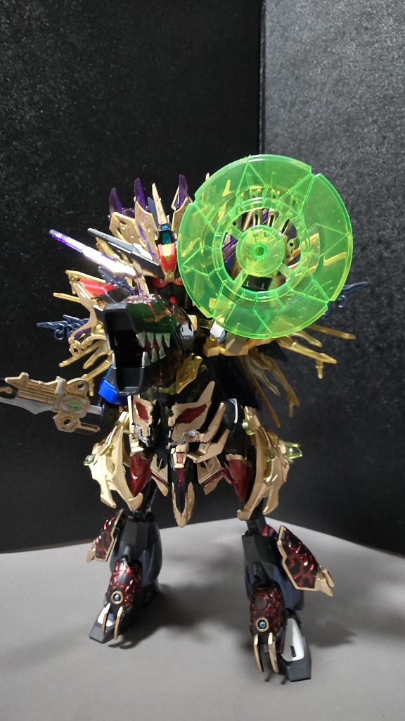 当然バリアーを張るのも容易にできる。また、このバリアー兼魔法陣からあらゆるものを召喚できる。