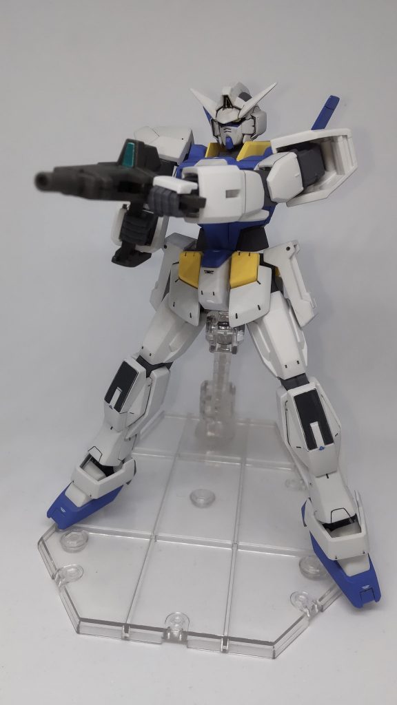 ドッズライフルで。手首カバーを作ってしまったので構えるのがちょっと大変。