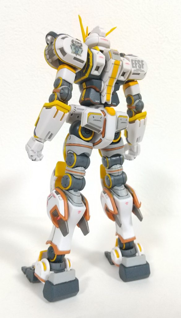 オレンジを追加(塗り分け)した箇所にスジボリを少々。