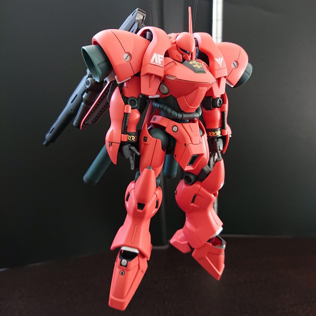 ガーベラテトラの保管部位を再利用しつつ、AEに秘匿されていたGP計画の資料を元に0094時の技術、フロンタルの要望を盛り込み建造された。 