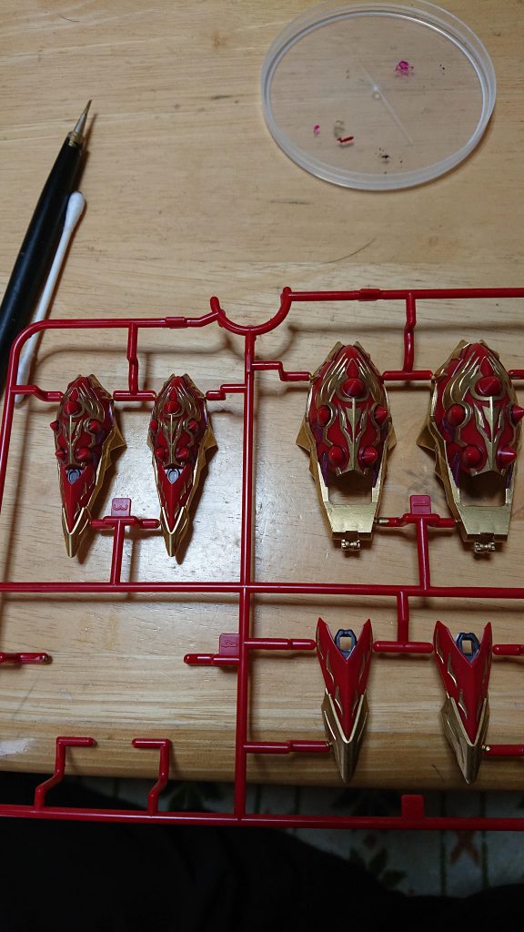 バインダーの塗装です。