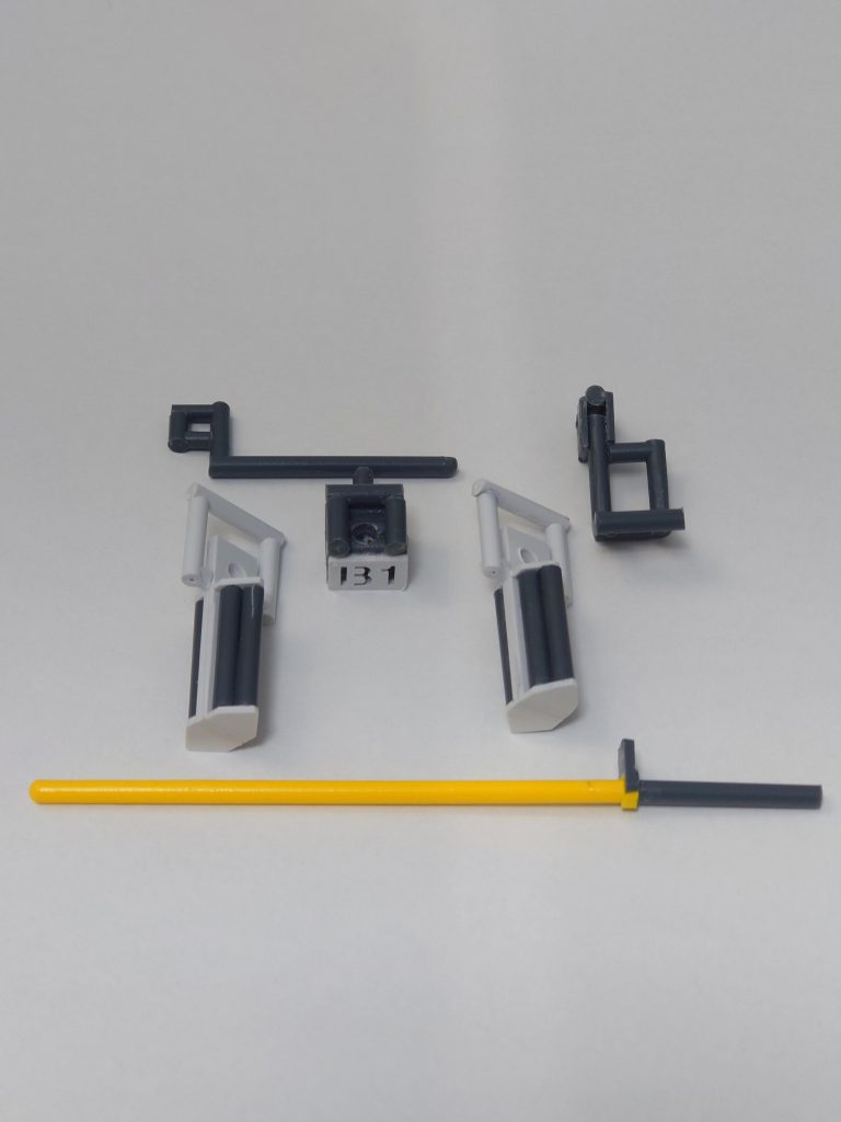 ランナーを束ねたり組み合わせて形を作っています。