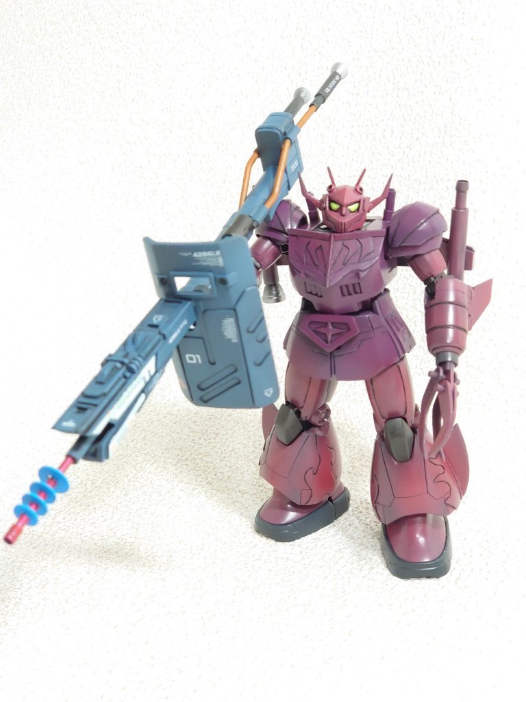 オリジナルのビームバズーカを持たせました 