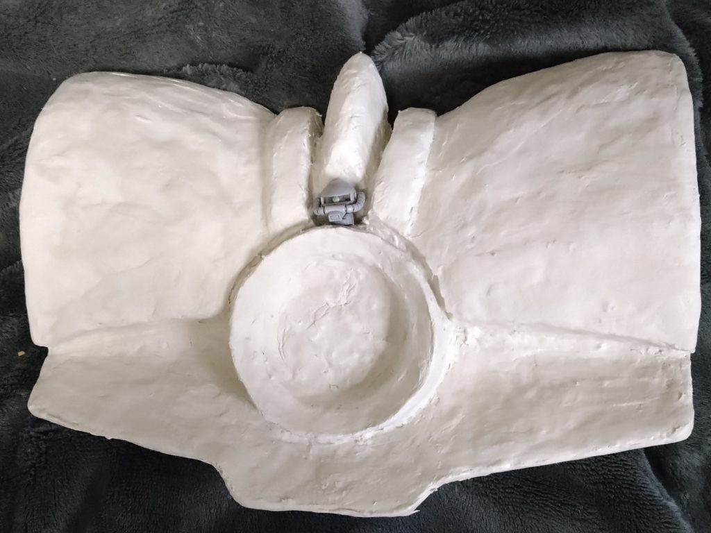 石粉粘土で形を整え