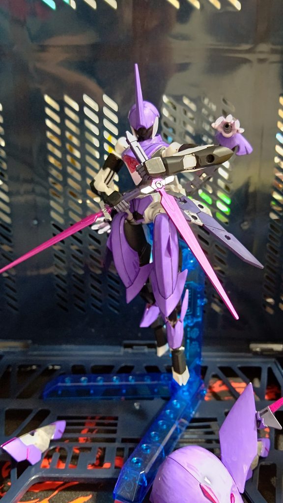 ウィザードウェアをパージし、アサシネートタイプへ華麗な剣劇を披露致します。