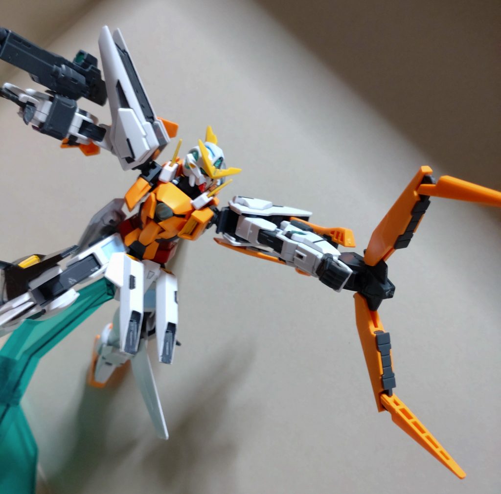 キュリオスは前にも組んだことあるのだけど、GNシールの伸縮機能が再現されてるのを知ったのはついこの間…