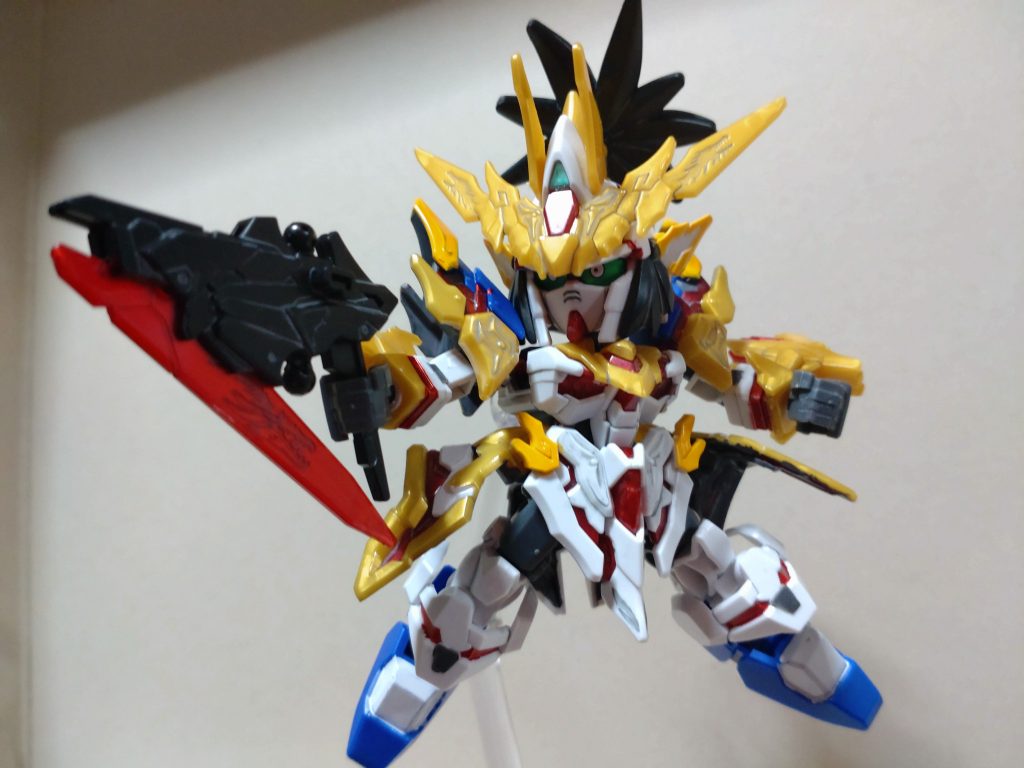 以前(というかもう半年くらい前…)投稿した90%クリアパーツ劉備の逆で、今回はクリアパーツゼロの劉備っス目のシールは龍尊に付属してる差分シールを使用足りないレッドはロイヤルメタレッドで、肩と腰の装甲裏はグレーで塗装