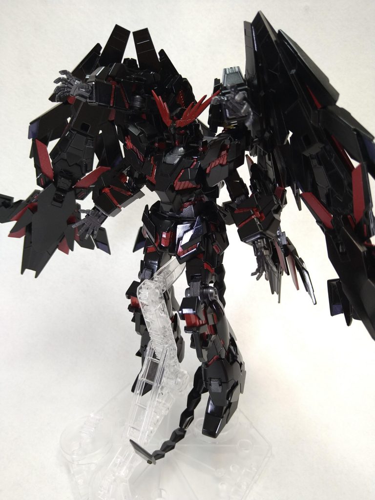 見づらいですが、元テールスタビライザーを2つ繋げて悪魔の尻尾みたいにしました。