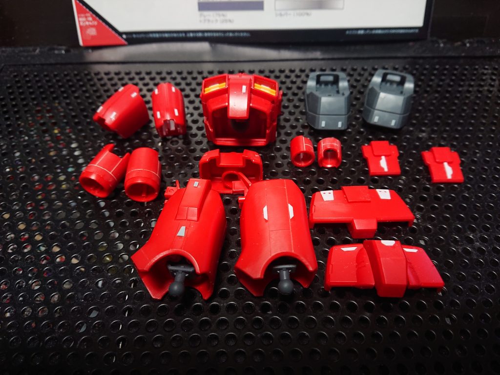 スジ彫り、プラ板追加