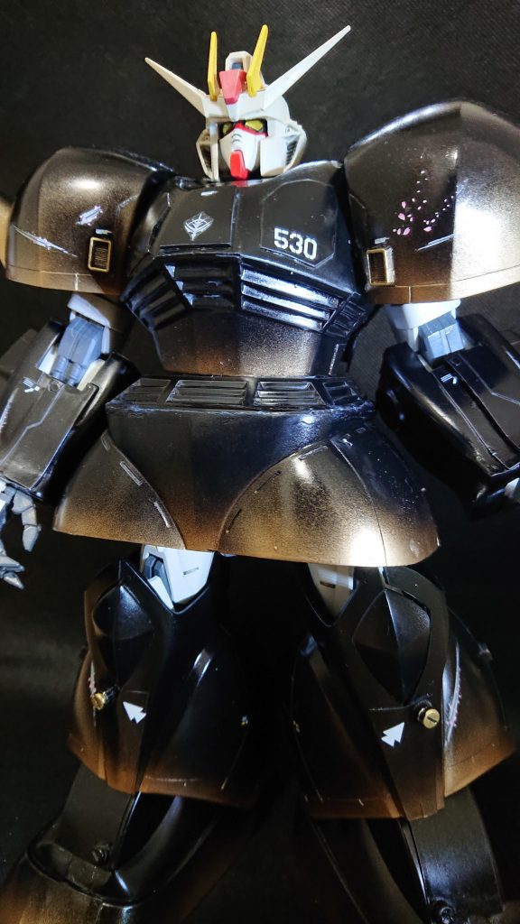 中身の人です。この前、我が家のストライクにも出てきたら1/60ストライクガンダムです。