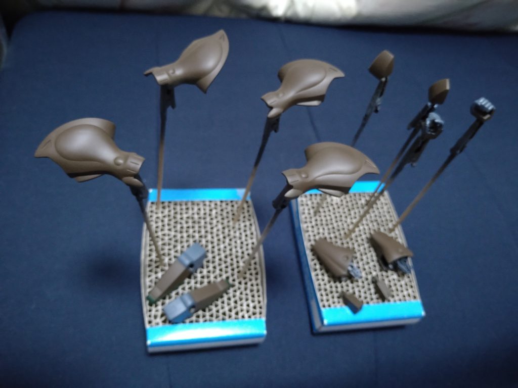 気が向いたところから部分的に作ります。無改造なので全体のバランスとか見ません(^^ゞ