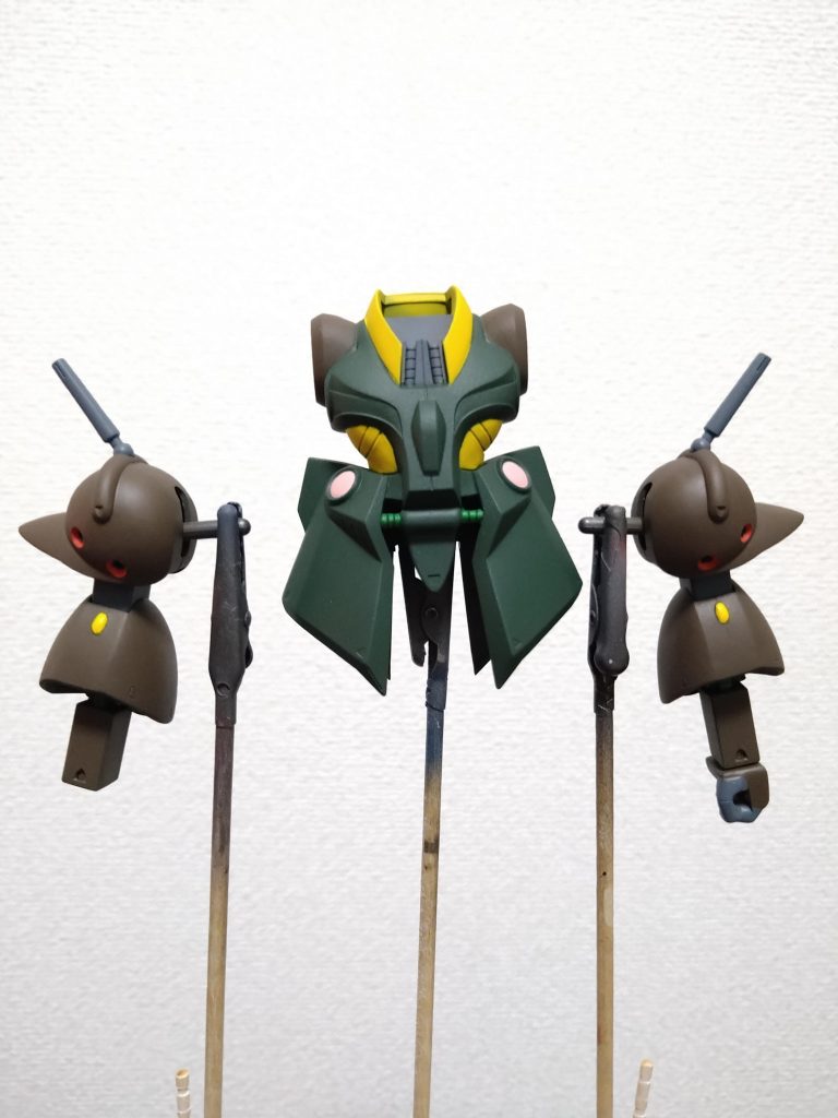 後ハメもせず、塗って挟んで塗ります。