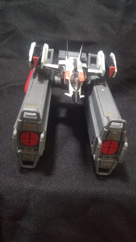 今さらながら肩のパックつける所にスラスターパック作れば何となく飛べそうか?