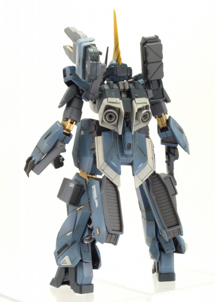 メインカラーはミディアムブルー。Mrウェザリングカラーでちょいちょいウェザった。