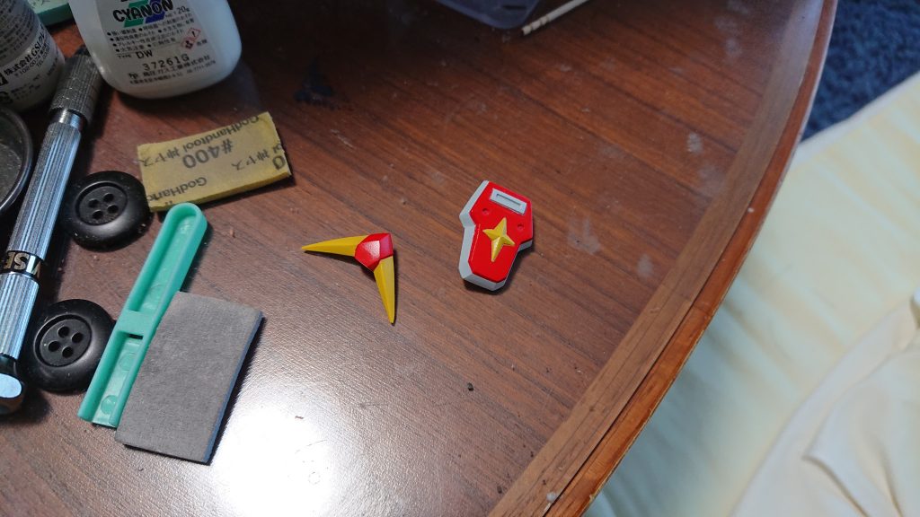 ちょっと前に別の作品でマスキングテープによる塗膜剥がれをやってしまったので、今回は塗膜が剥がれなくて良かったです。