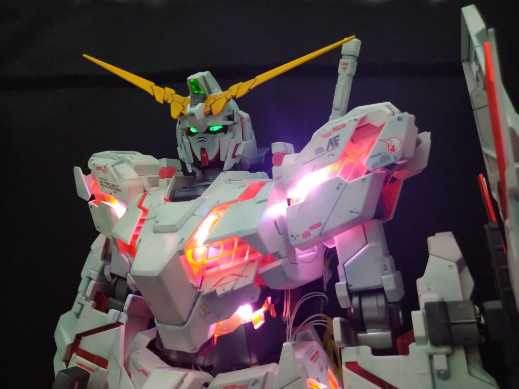 1/48 メガサイズ　ユニコーンガンダム 素人のLED外付け–3枚目/制作者：ASH7045F