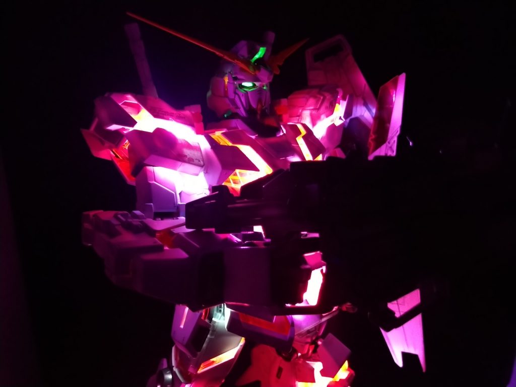 1/48 メガサイズ　ユニコーンガンダム 素人のLED外付け–7枚目/制作者：ASH7045F