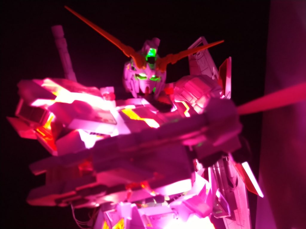 1/48 メガサイズ　ユニコーンガンダム 素人のLED外付け–5枚目/制作者：ASH7045F
