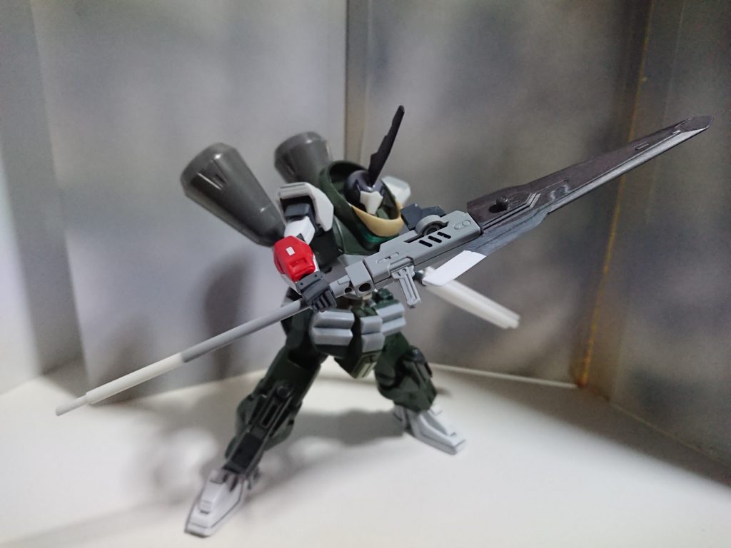 設定は作ってるときリライズのサントラを聞いてたので憧れの人の機体に敵視してる奴の要素を入れて暴れまわるみたいなのを思いつきそうしました。