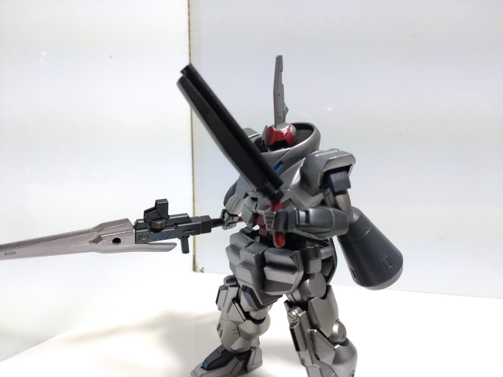  サブ武装　ビームショットガン ビーム式の散弾銃で主に接近戦の補助に使います。銃身が硬く丈夫で打撃や防御にも使えます。 