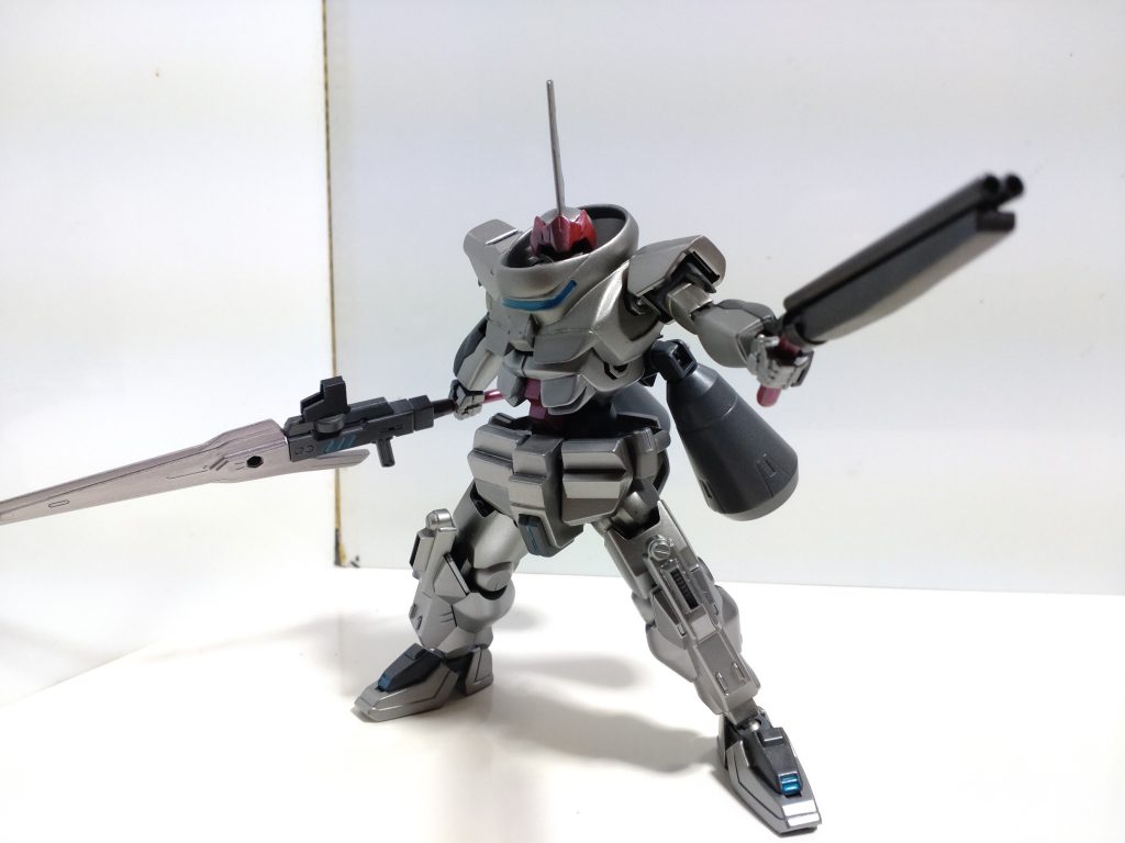 素材は廃ランナーやプラ材です。