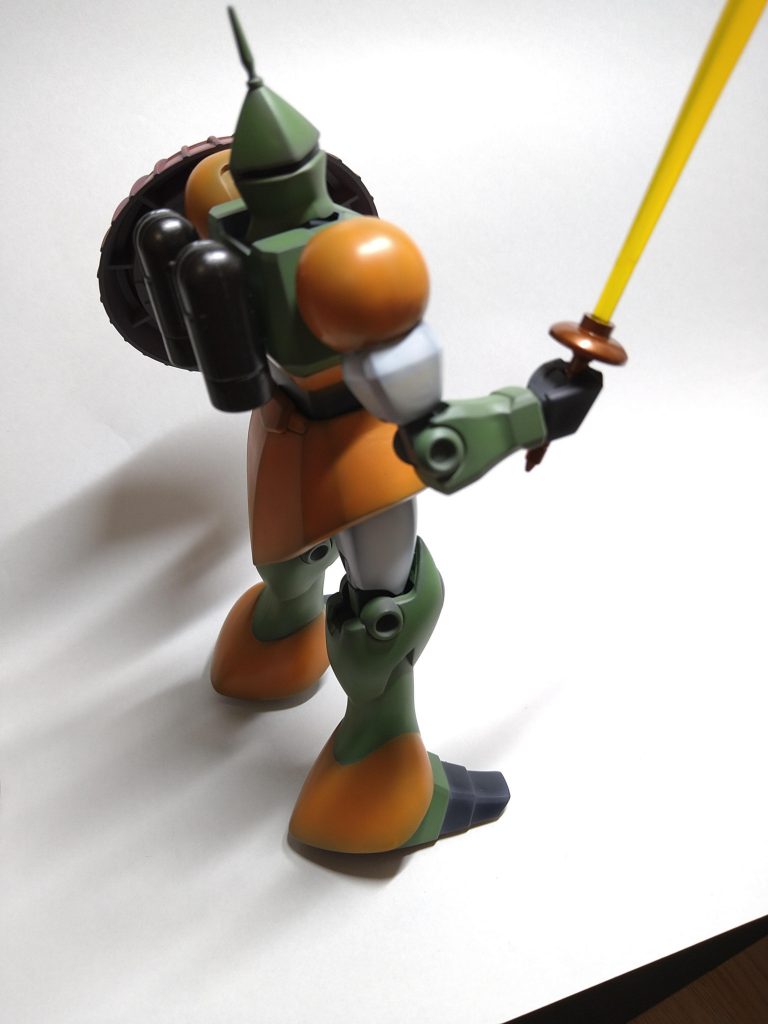 もっと落ち着いた黄色になるはずが、、