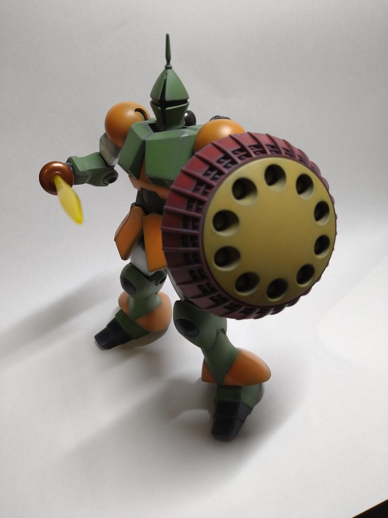 ガルバルディαのカラーリングを目指しましたが、カボチャになってしまいました。。