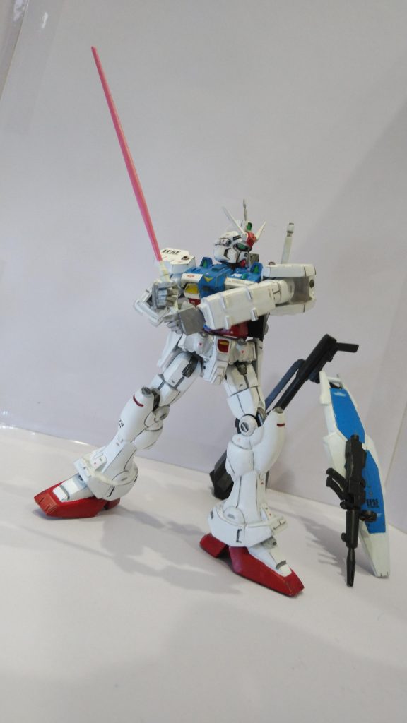 gp-01と言えばこのポーズかな｢僕だってパイロットだ！｣顔はちょっと目つきが悪かったので、一度切り離してマイルドな表情に変えてあげてます。無事更生させることができたかと😼