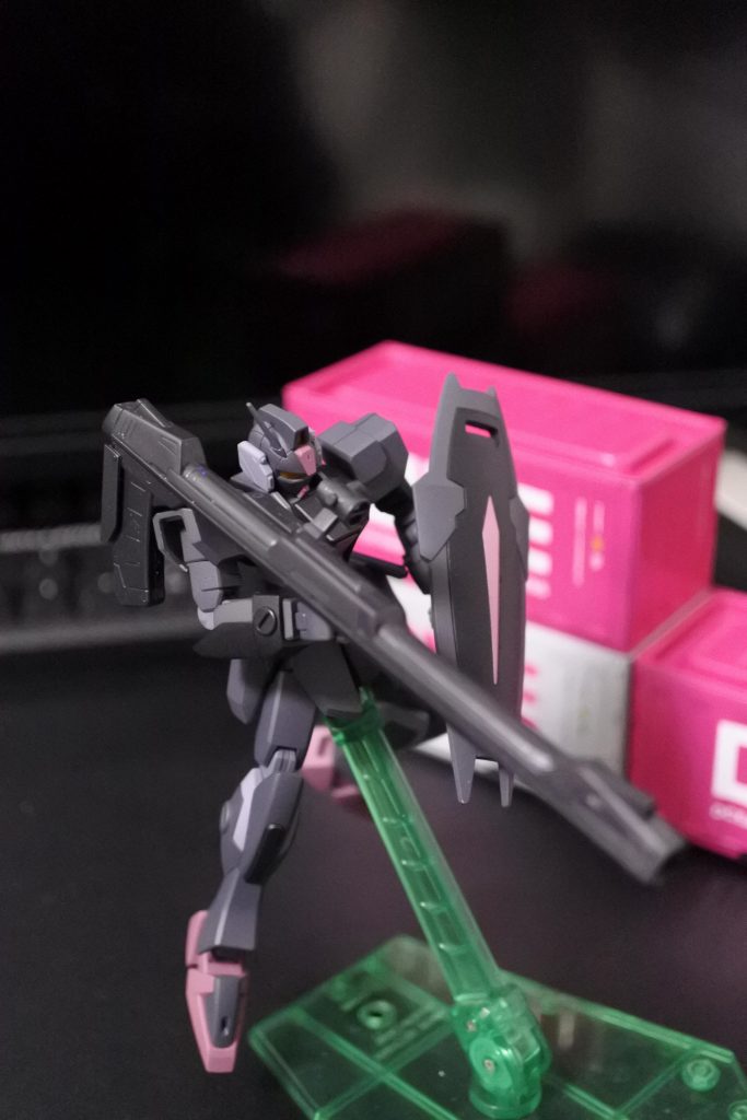 待っていればプレバンで出そうですが、せっかくM.I.A版の低反動砲を持っていたので作ることにしました。