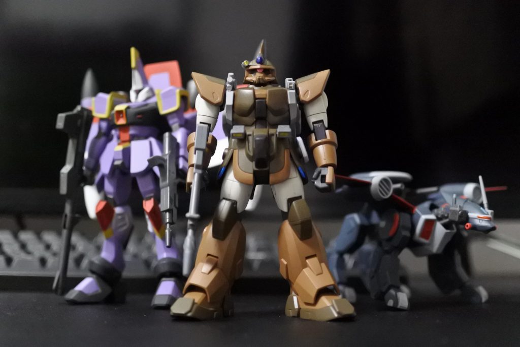 同じザフトの地上戦力と。インサージェントをベースにしたが為のライト類と、カラーリングが渋くていい組み合わせだと思ってます。