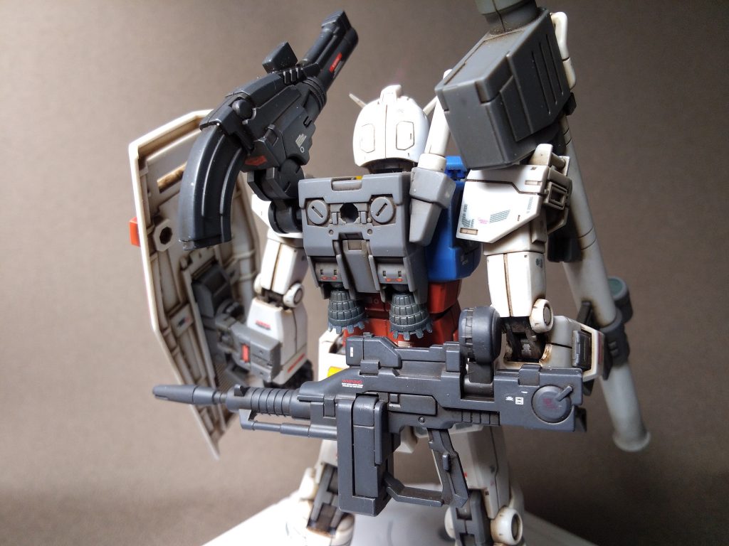 ビームライフルもスコープを切り詰めて市販の物を取り付けてます。