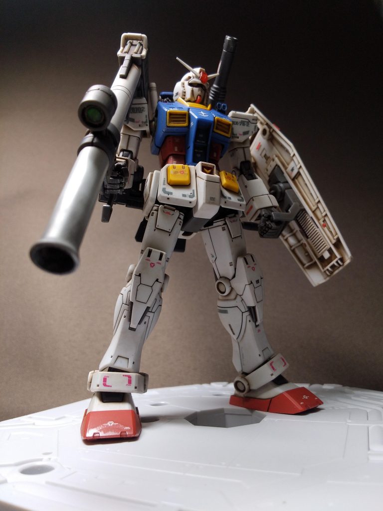 バズーカは合わせ目処理、塗装してます。見えにくいですが、スコープの空洞部分に市販のパーツを入れてます。なので、向きは反対にしてます。