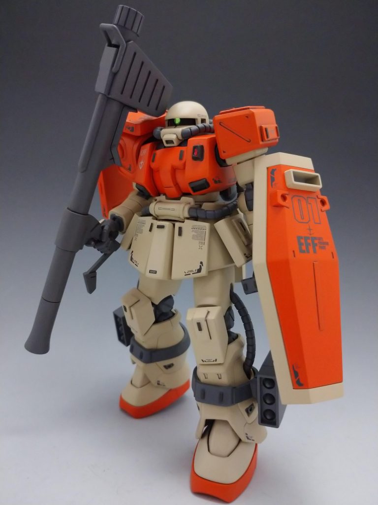 連邦仕様という事なので陸戦型を参考に、直線なラインを増加という形で各パーツ手を加えました。