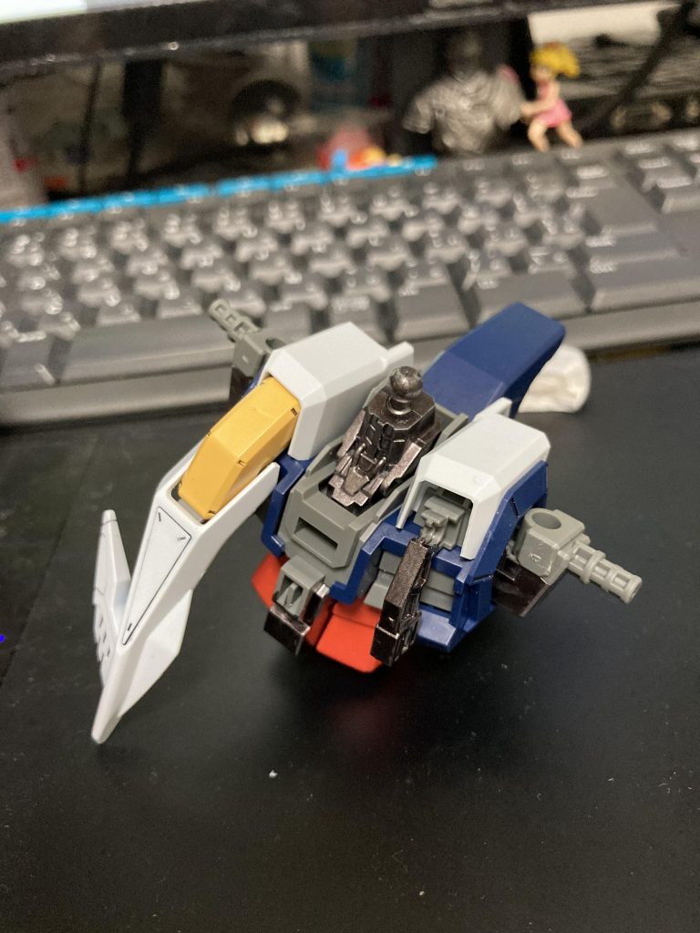 墨入れなどと並行して組み立ててます。