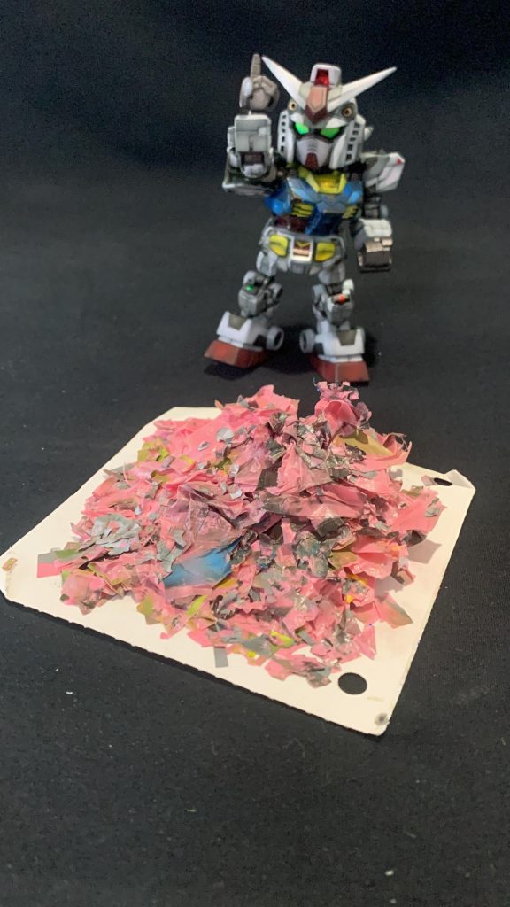 マスキングがほんと大変でした（マスキングゴミの量はSDCS×2HG×1を同時に作った物です）