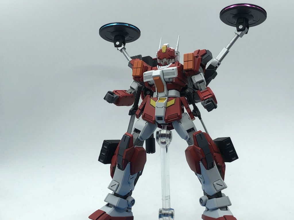 「こちらの戦力を把握する前に行動を起こすべきではなかった」アーマーパージ状態パージにより背部にマウントされたガトリングガンと肩ミサイルが使用可能に