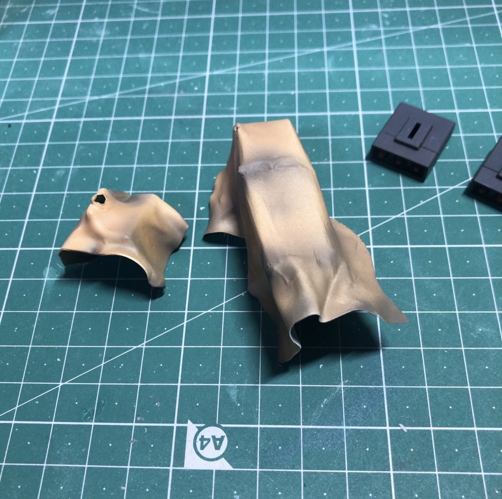 白か茶か悩みましたが茶にしました。