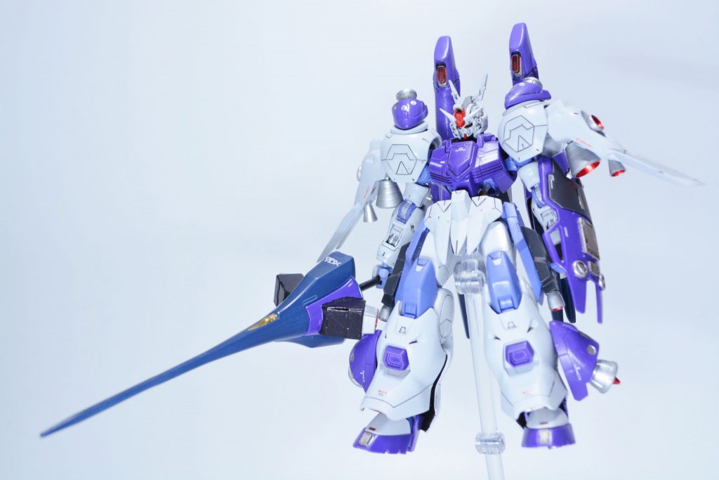 肩、腰、足、ランスとにかく全身に推進器追加してます。