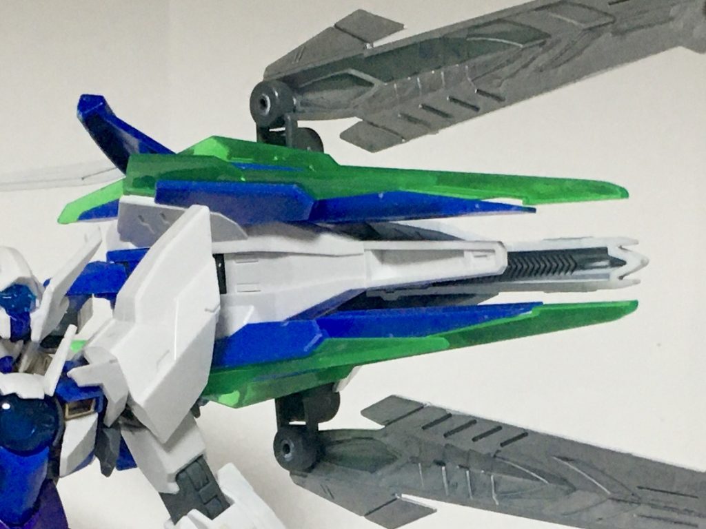 GNソードビット、6機。ダブルオークアンタから引き継がれた武装。